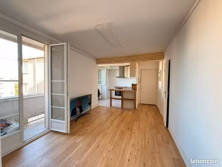 t2 37 m² balcon et pk