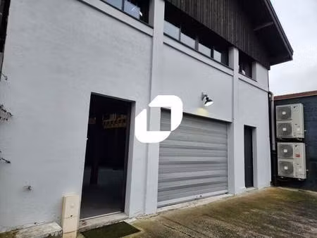 vente local d'activités 240 m²