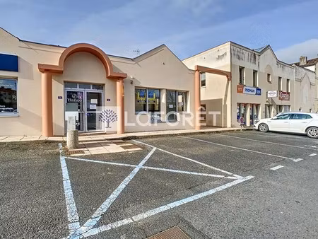 location commerce bressuire 79300 70m²