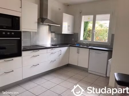 chambre 1 pièce 14 m²