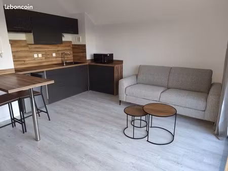 location studio meublé