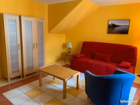 location studio meublé