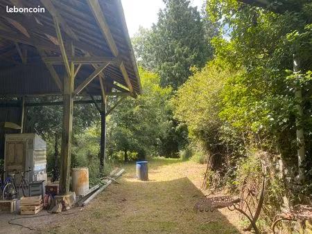 exclusivité saint-rivoal corps de ferme sur 2500 m2 ( 4 habitations possibles ) en pleine 