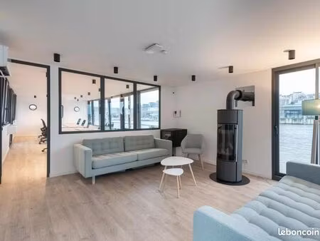 des bureaux atypiques sur la seine