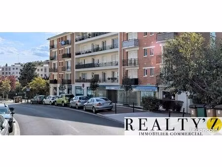 local commercial 569 m²
