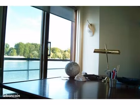 bureaux à louer sur une péniche à suresnes