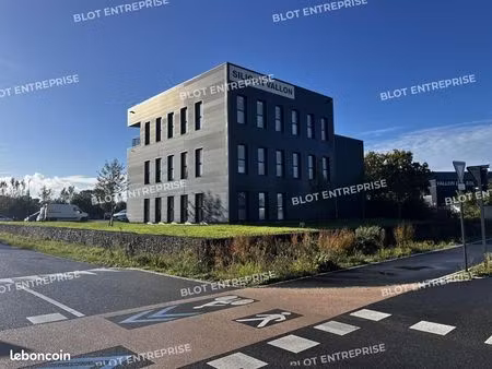 bureaux 152 m²