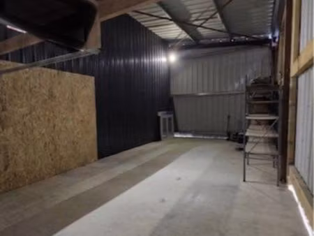 local de stockage / dépôt 70m2 + terrain de 300 m2 à louer – bailleau-le-pin