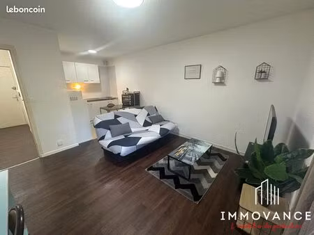 studio 1 pièce 27 m²