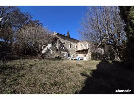 propriété 9 pièces 256 m²
