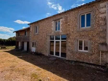 a vendre 2 maisons sur terrain de 3500 m2