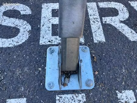 vends parking avec arceaux