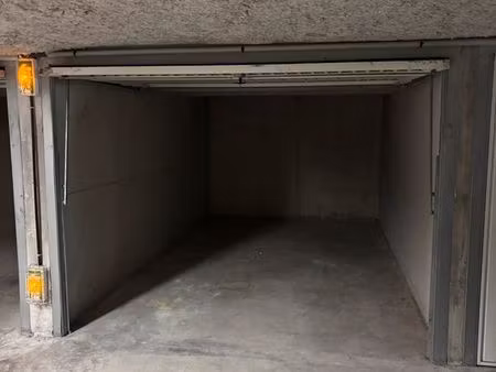 garage fermé sécurisé