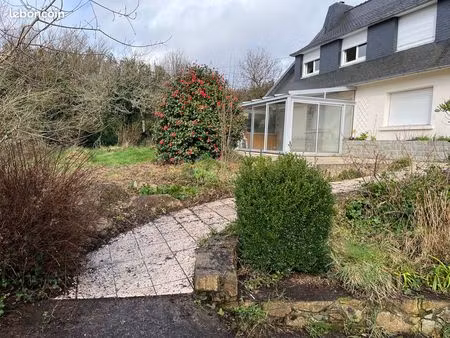 maison lumineuse 4 chambres avec véranda et grand terrain