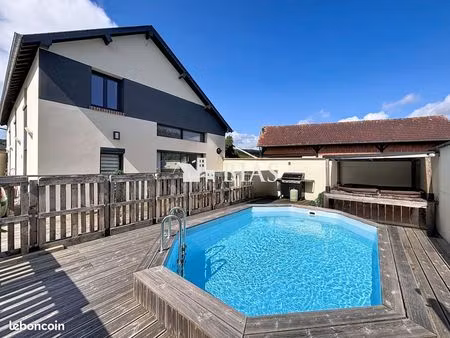 propriété 6 pièces 183 m²