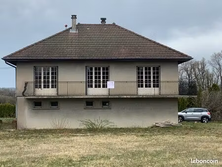 maison de 3 chambres sur sous sol