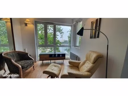 bel appartement de 72 m² situé sur le vieux port de la rochelle