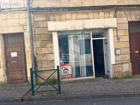 local commercial 60 m² bourg