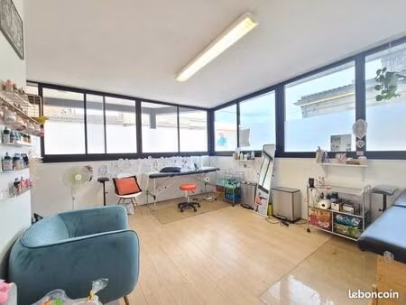 local 48 m²