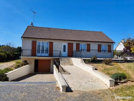 vend maison individuelle à la celle saint avant 102 mètre carré sur 2560 mètres carrés de 