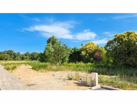 terrain 735 m² gignac