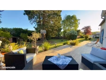 maison de caractère aux portes de la loire – jardin arboré de plus de 1 000 m²  grande ter