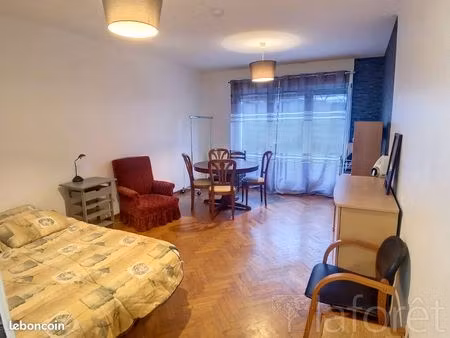 studio 1 pièce 33 m²