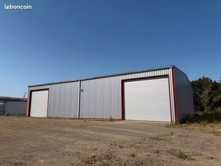 hangar avec bureau 450m2