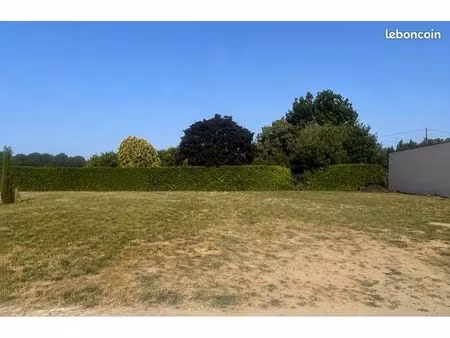 terrain viabilisé 776 m² – exposition sud – libre constructeur – saubens