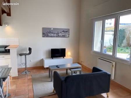 f2 en duplex 40 m2 loué meublé