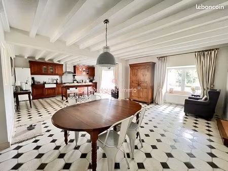 maison 8 pièces 250 m²