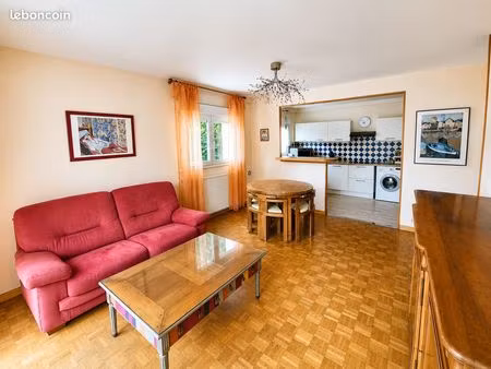 appartement t3 de 66 m² – balcon – cave – parking