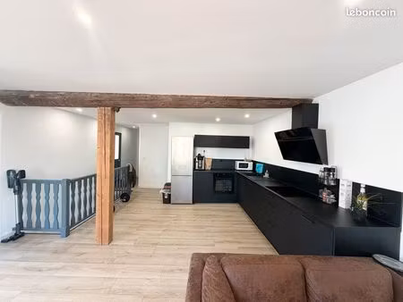maison familiale avec terrasse  deux garages et combles aménageables
