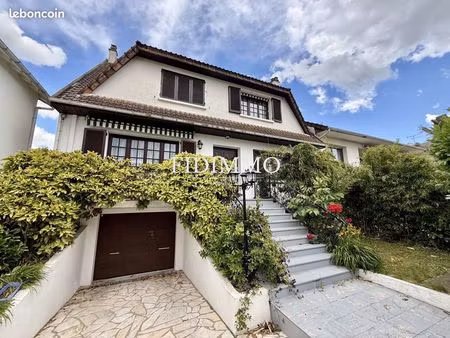 maison 7 pièces 176 m²