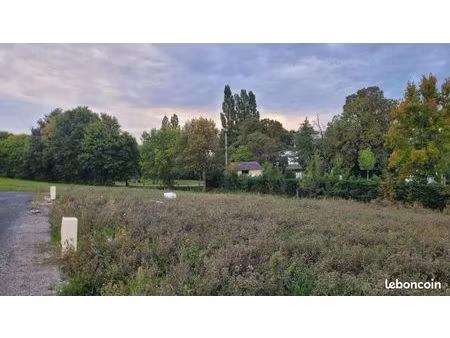 terrain 312 m² teille