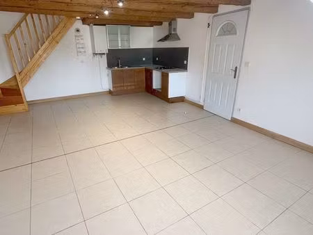 f2 duplex proche centre ville lons le saunier