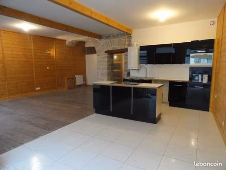 grand t4 rdc proche centre-ville lons le saunier