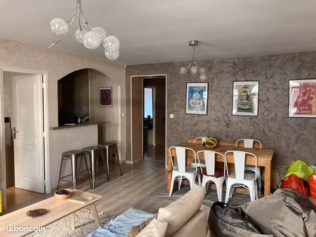 appartement 80 m2 avec balcon