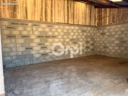 local industriel 50 m²