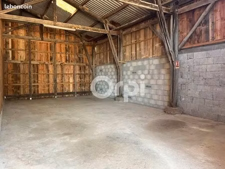 local industriel 80 m²