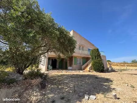 maison 6 pièces 242 m²