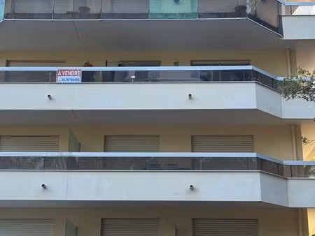 apparemment séjour  2 chambres  balcon  boxe proche mer et commerces lajarrige