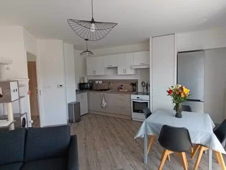 appartement t2  43 m² avec balcon et place de parking