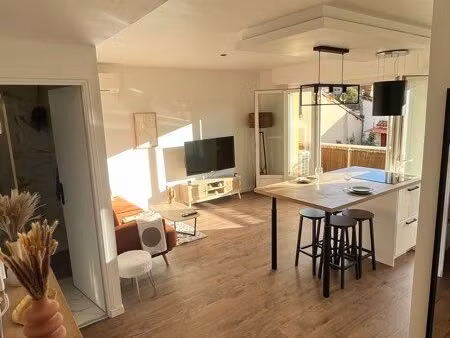 appartement saint-cyprien • t2 rénové • balcon 10m² • parking privé