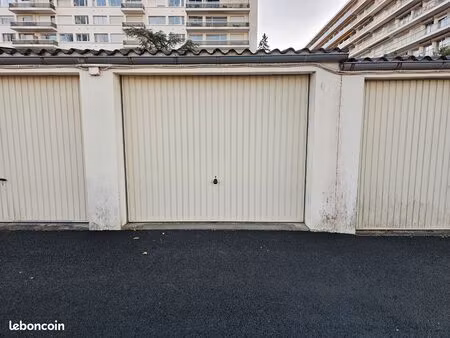 garage à louer près de suède