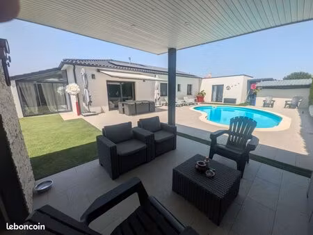 maison contemporaine t6 de 138m2 - piscine- 5 chambres- prestation haut de gamme