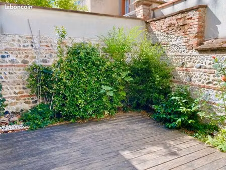 cœur chalets – superbe t3 rénové 85 m2 avec cour privative + pièce supplémentaire 18 m2