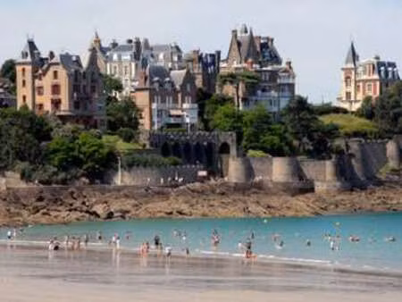 vente maison à dinard centre ville (35800) : à vendre / 88m² dinard centre ville
