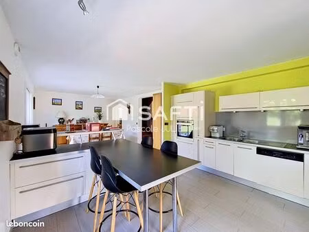 villa 7 pièces 163 m²