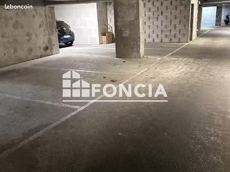 parking 14 m² royan